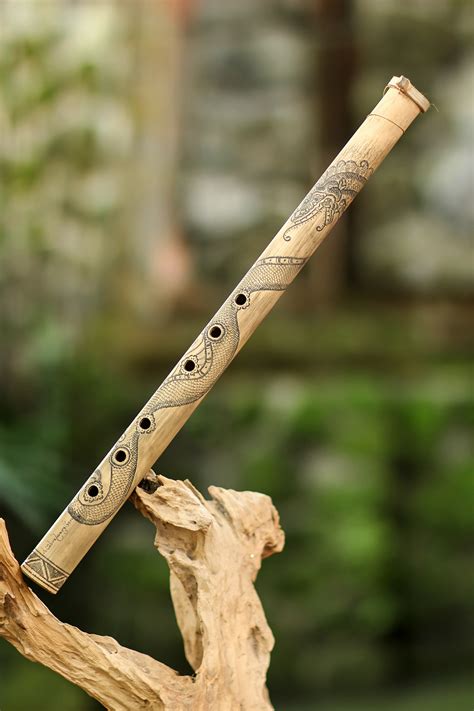  The Bamboo Flute! A Timeless Story of Love, Loss, and the Power of Music from 14th Century Iran