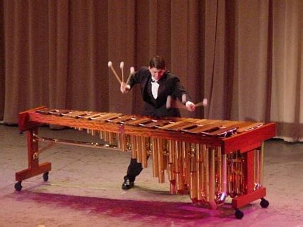  The Xylophone Player of Syracuse!: A Tale of Humility and Unexpected Triumph from Ancient Italy